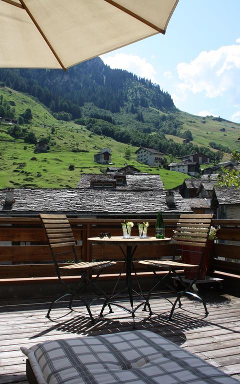 Hotel Alpina Vals Bagian luar foto
