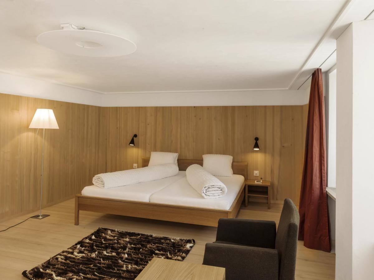 Hotel Alpina Vals Bagian luar foto