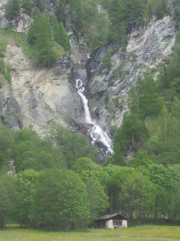 Hotel Alpina Vals Bagian luar foto