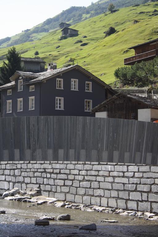 Hotel Alpina Vals Bagian luar foto